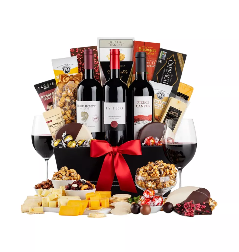 Wine & Popcorn Almond Gift Basket